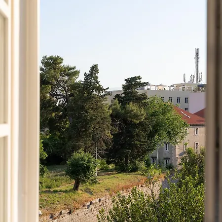 1881 - Heritage Split