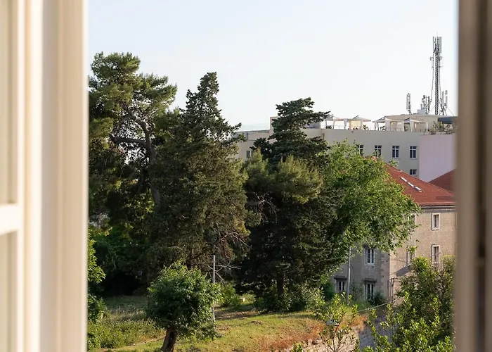 1881 - Heritage Split